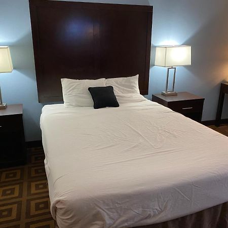 Red Lion Inn & Suites Post Falls Esterno foto